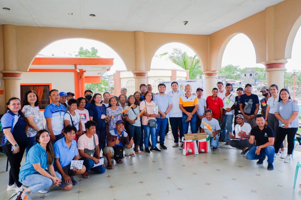 DA-4A namahagi ng suporta sa mga magniniyog sa lalawigan ng Quezon; intercropping sa puno ng niyog,&nbsp;isinulong