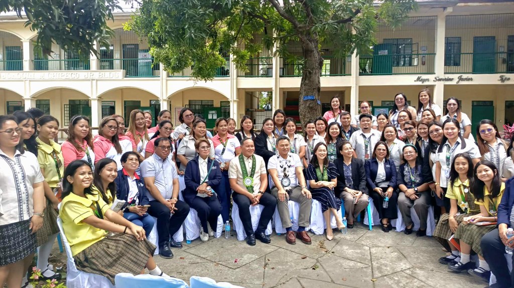 DepEd Sec. Angara Recognizes Calamba’s Commitment to Education During BINHI Program&nbsp;Visit