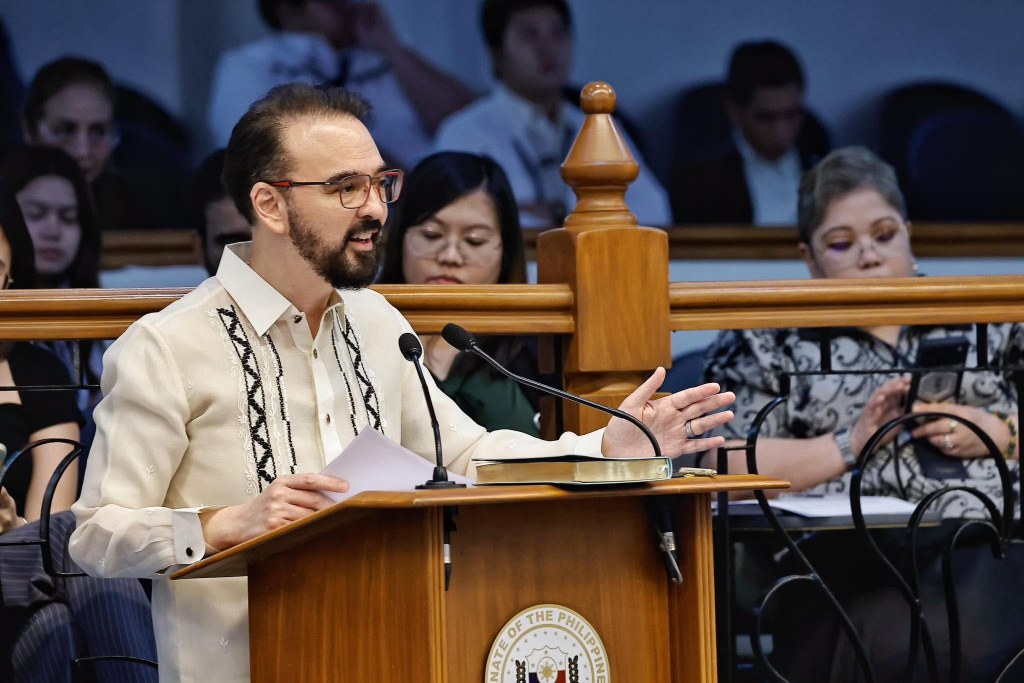 Cayetano pabor sa pagsali ng Pilipinas sa maritime rescue treaty para protektahan ang Filipino seafarers